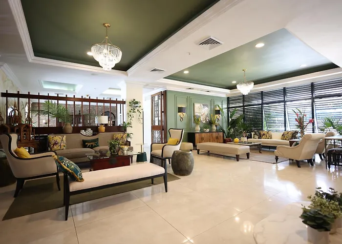Courtleigh Hotel & Suites